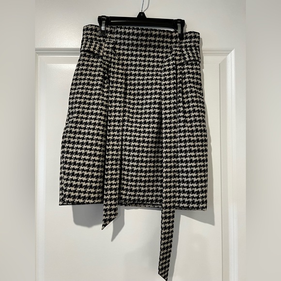 Express Houndstooth Skirt - Picture 3 of 5